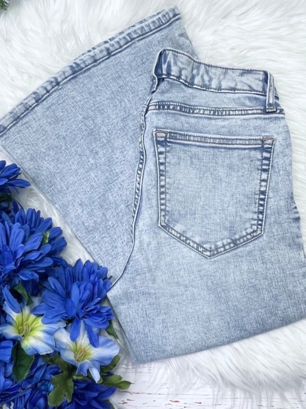 👖|•WILD FABLE•| Flare Leg Jeans Size 4👖